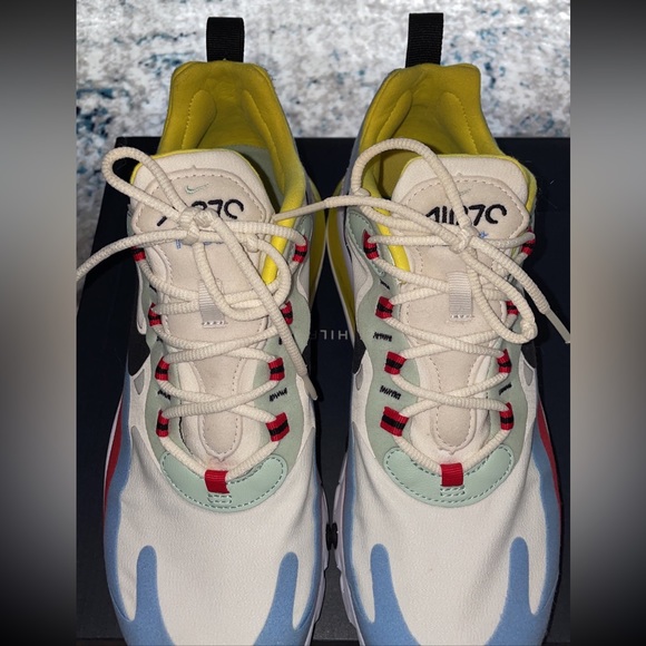 Rare Find: Nike Air Max 270 React Sneakers - Picture 6 of 7